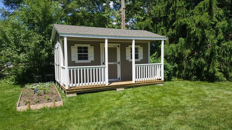 Cabin shed with spacious porch for sale in Ohio