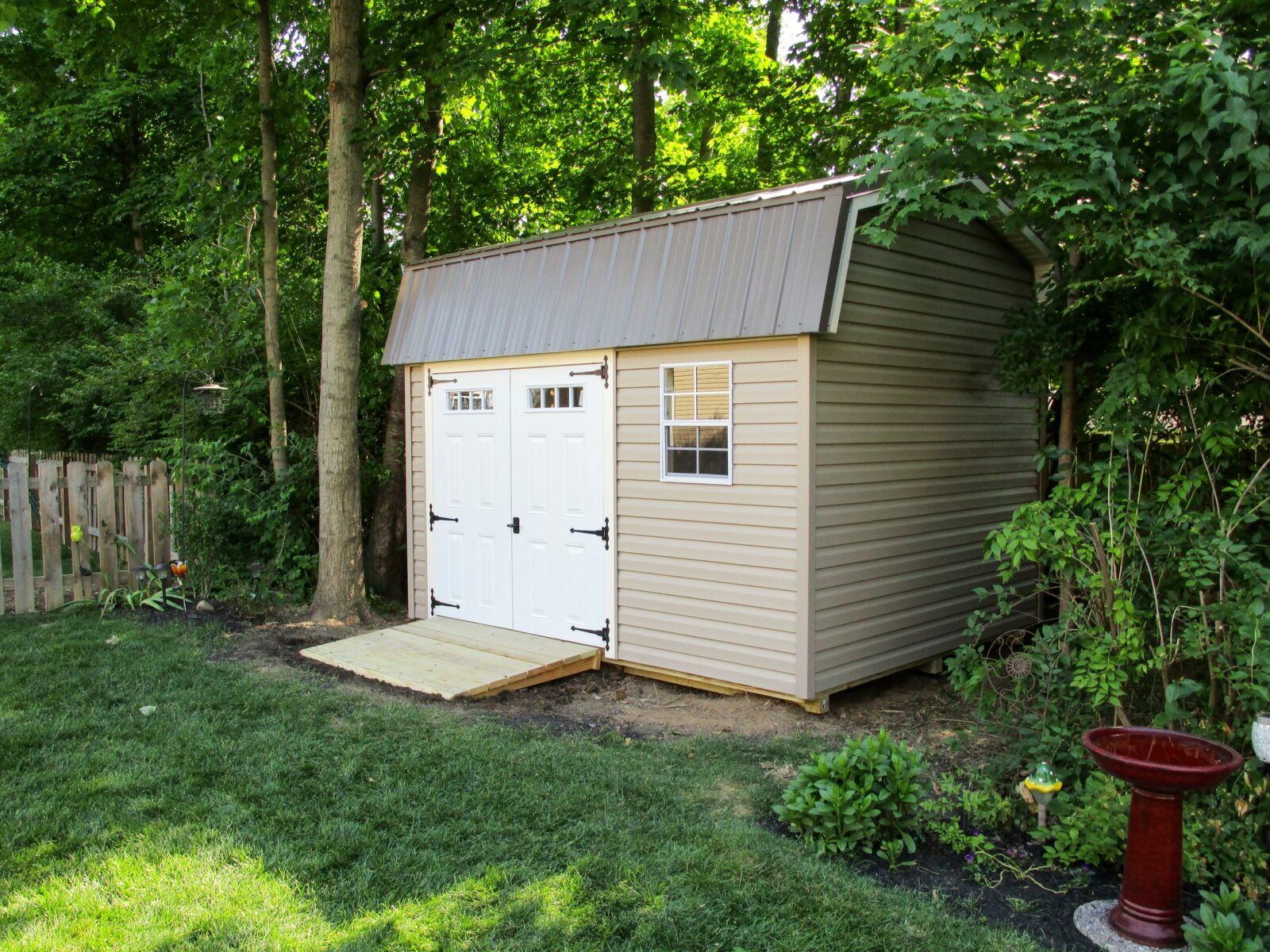 vinyl siding garden shed with nice ramp near dayton ohio